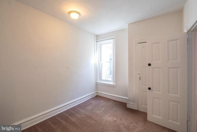 Building Photo - 2039 N Gratz St