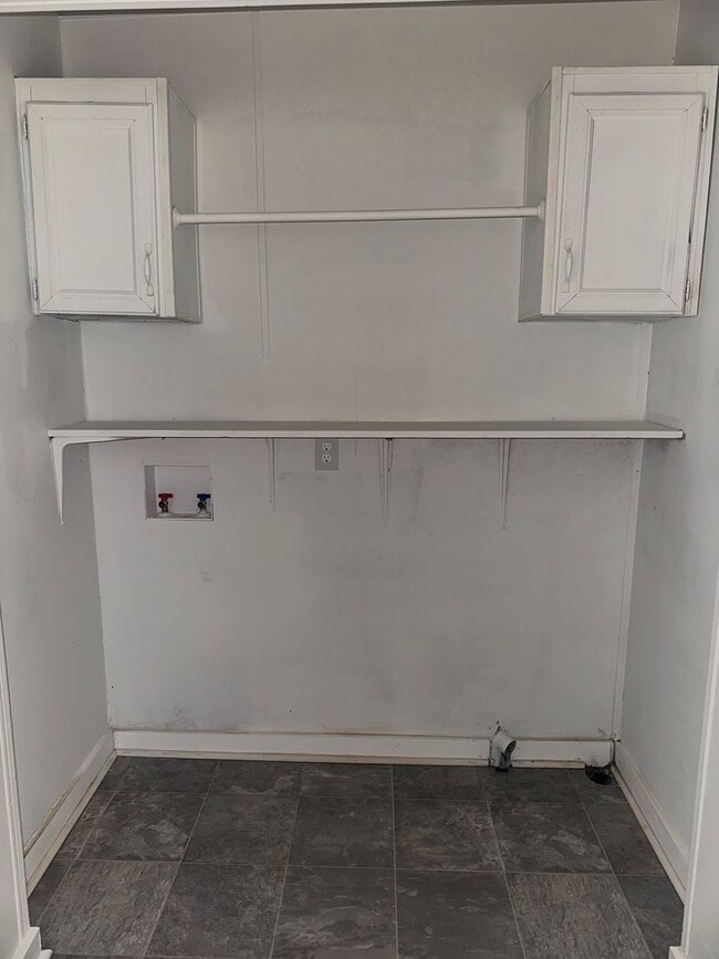 Building Photo - RENTAL HOME 3BD/2BTH