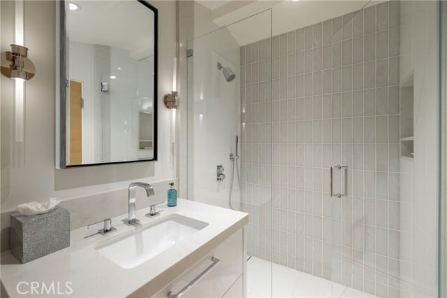 Building Photo - 130 S Bay Front