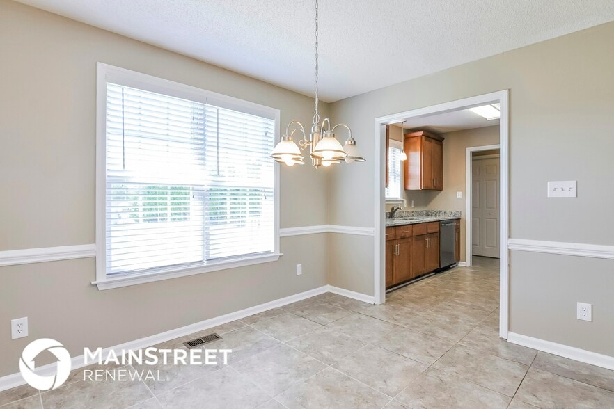 Building Photo - 142 Rosa Cir