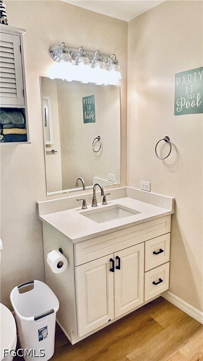 Building Photo - 15610 Crystal Lake Dr