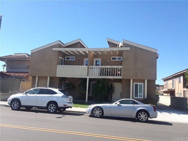 Building Photo - 16961 Green Ln