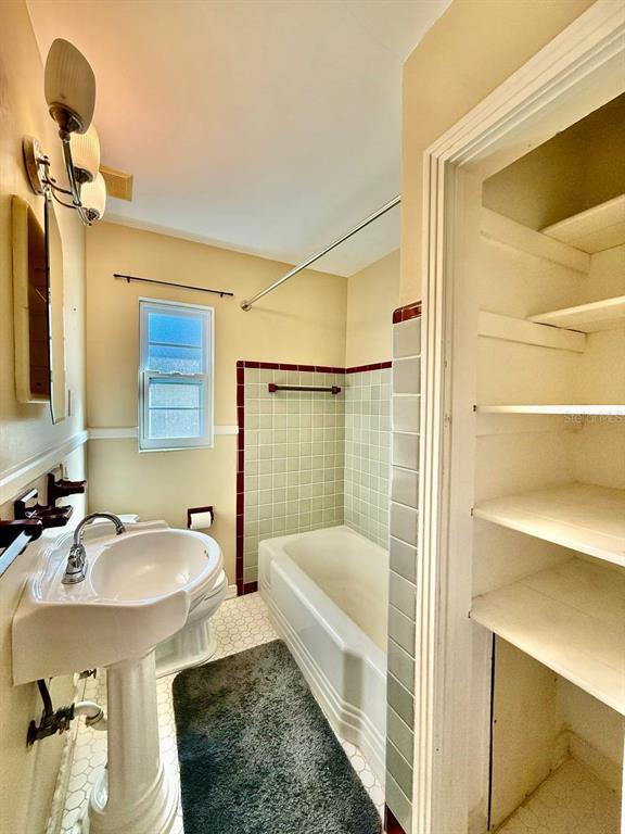 Building Photo - 301 N Washington Ave