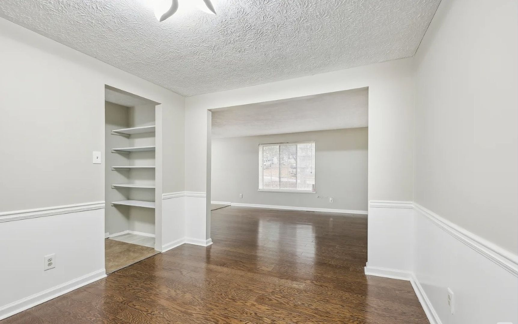 Building Photo - 2080 Singer Way