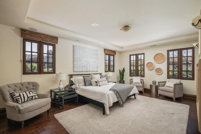 Building Photo - The Bluff's Coastal Living 3 bdrm Luxury Home