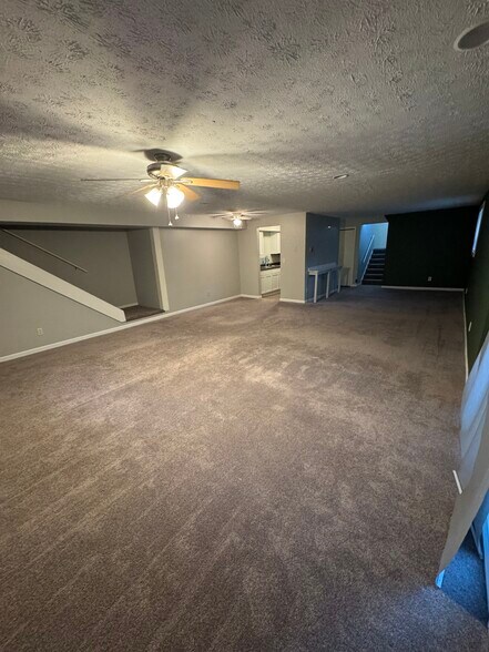 Building Photo - 4123 Regentview St NE