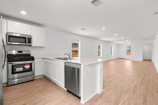 Building Photo - 7507 Birch Harvest Dr