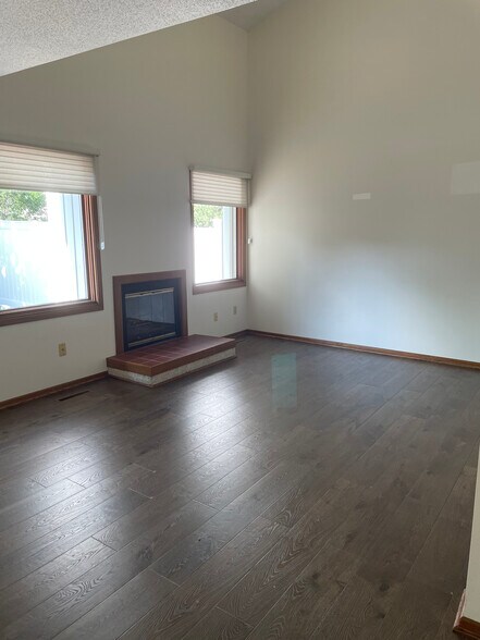 Building Photo - 1505 Little Bluestem Ct