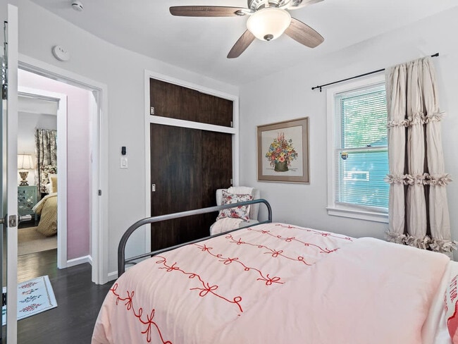 Building Photo - 3815 Ellendale Rd