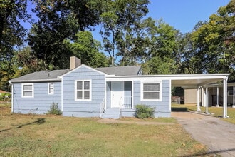 Building Photo - 700 Robison Dr