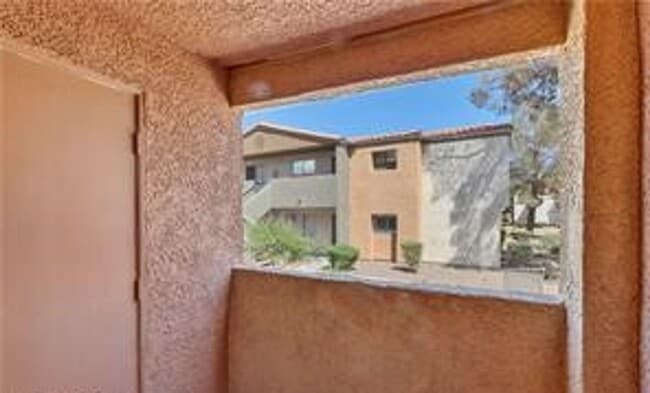 Building Photo - 3151 N Soaring Gulls Dr