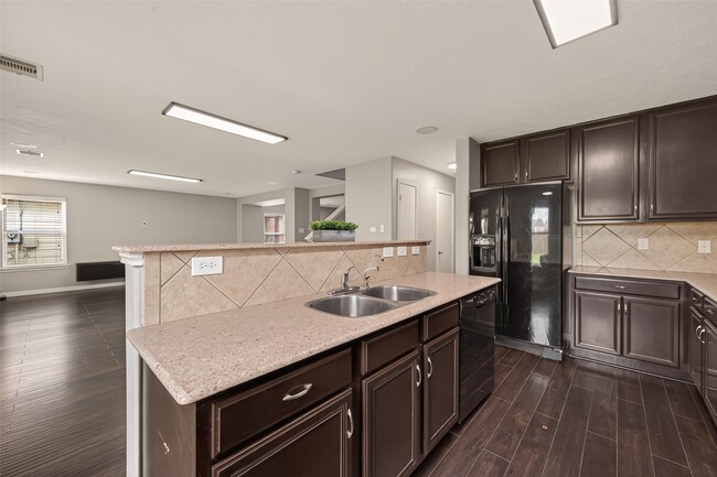 Building Photo - 18302 Walden Gate Ln