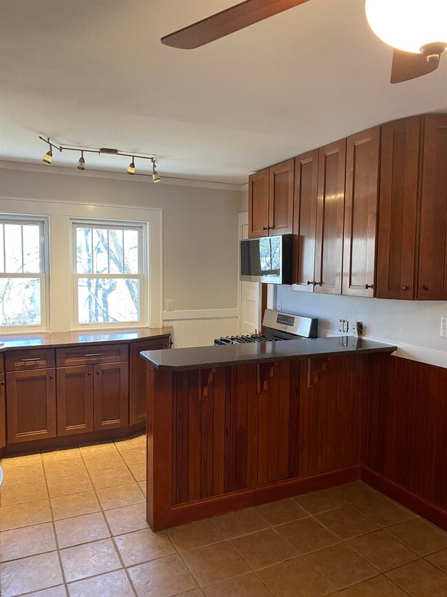 Building Photo - 4 Holt St