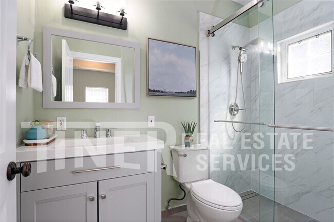 Building Photo - 2531 27th St