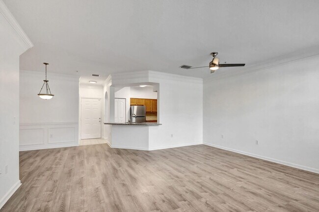 Building Photo - 826 Dakota Dr