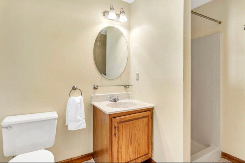 Building Photo - 63 Oakwood Dr