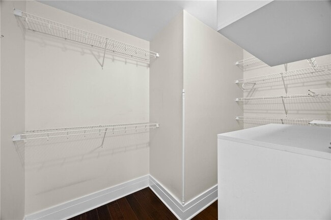 Building Photo - 15-17-17 Roosevelt St