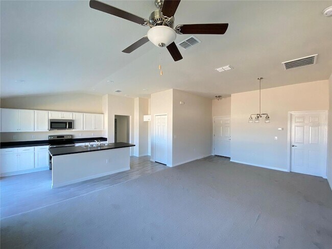 Building Photo - 361 Marion Oaks Manor