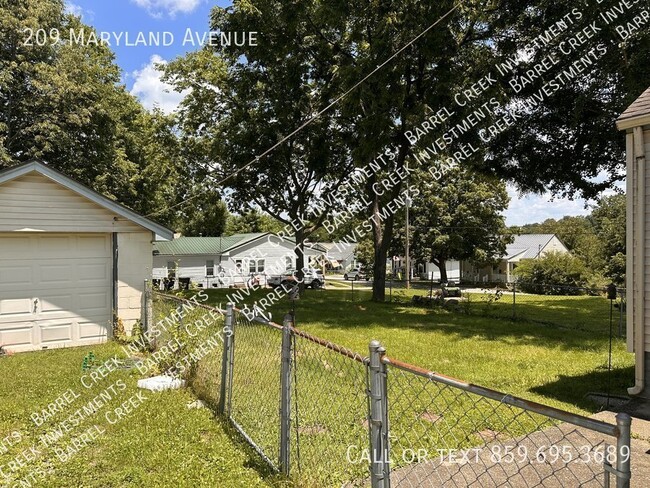 Building Photo - Remodeled 2 bedroom house with a full base...