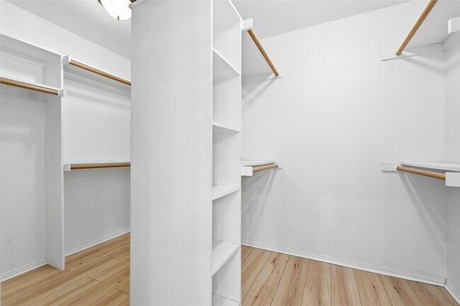 Building Photo - 5518 Australia Ct