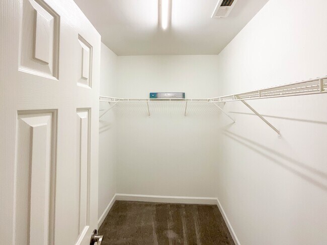 Building Photo - 7305 Rosehall Dr