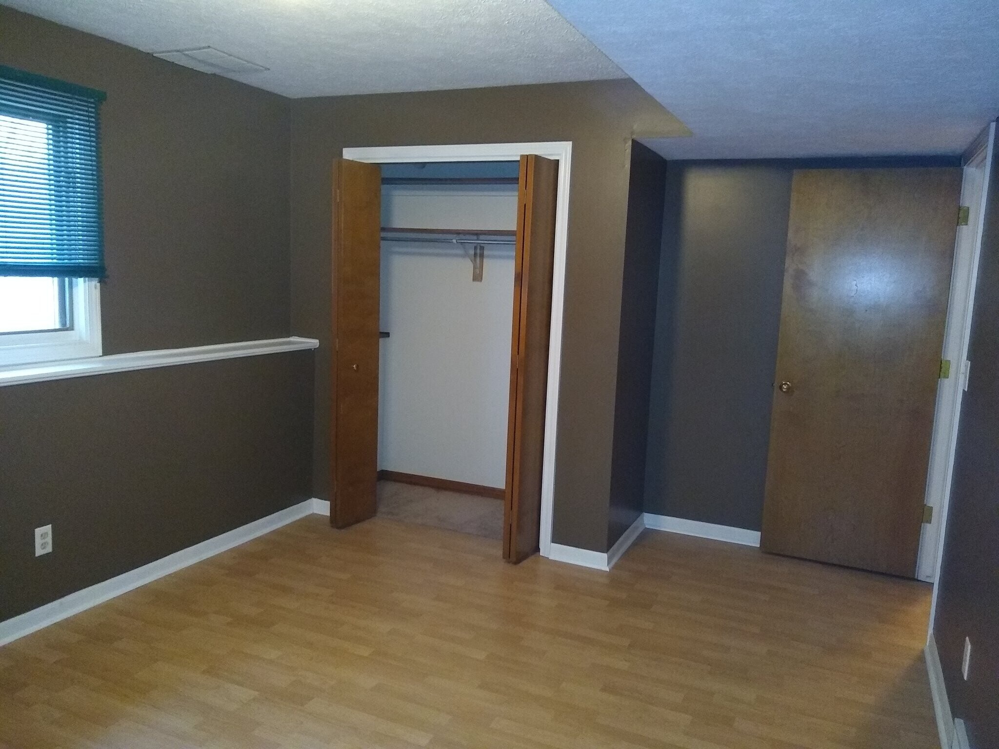 Building Photo - 6698 Pleasantview St NE