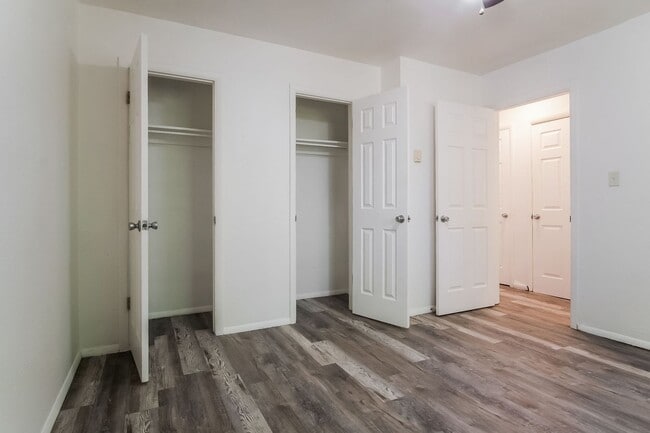 Building Photo - 33rd W Ave Apartments (A)