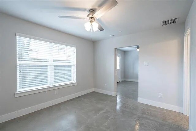 Building Photo - 1292 N Prairie Ave