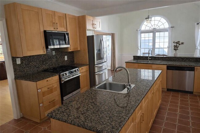 Building Photo - 1209 Wildcliff Cir