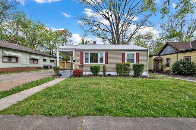 Building Photo - Adorable bungalow