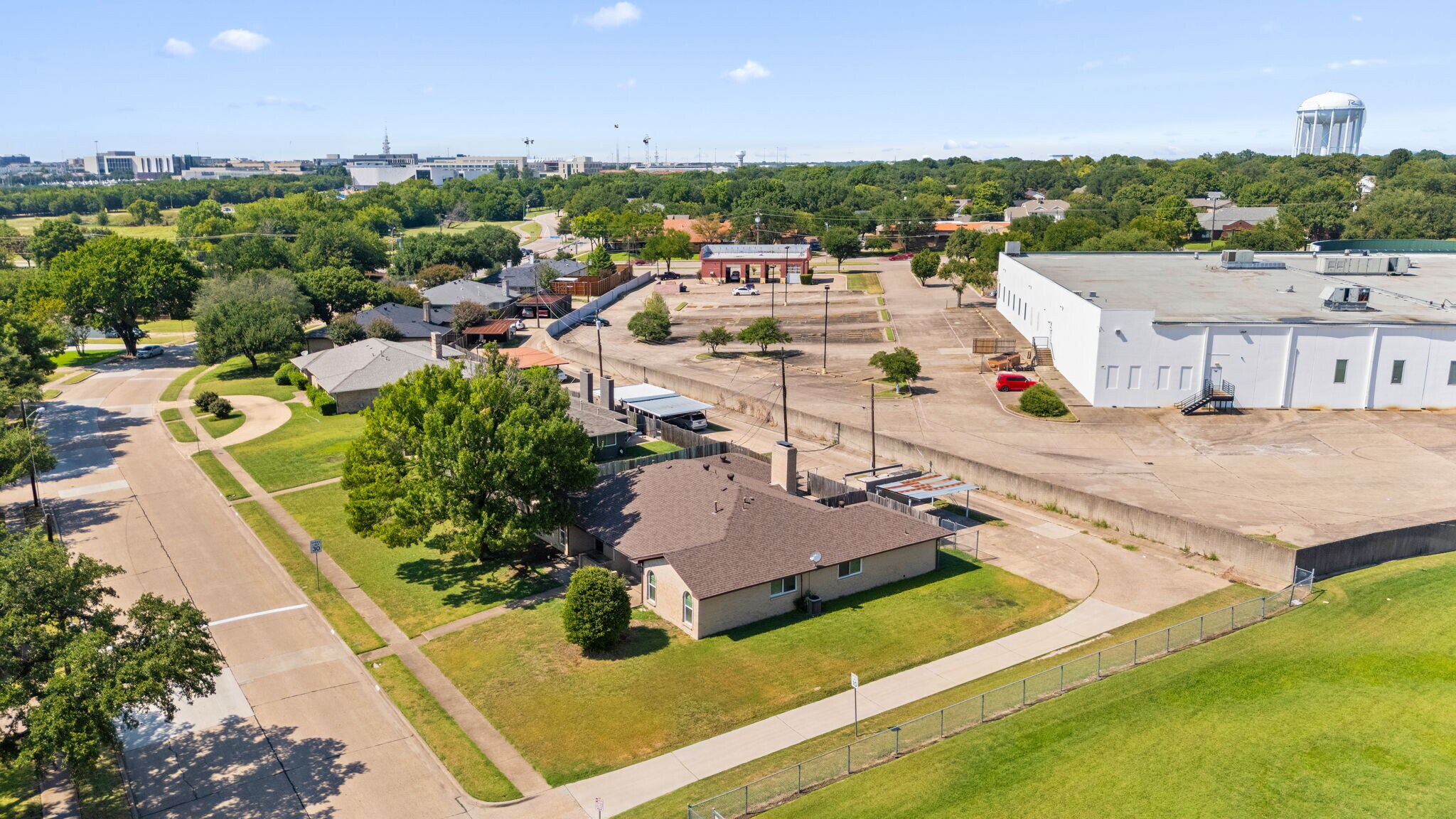 Building Photo - 1910 N Floyd Rd