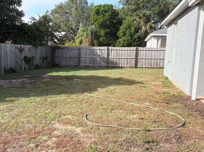 Building Photo - 404 Bluff Pass Dr