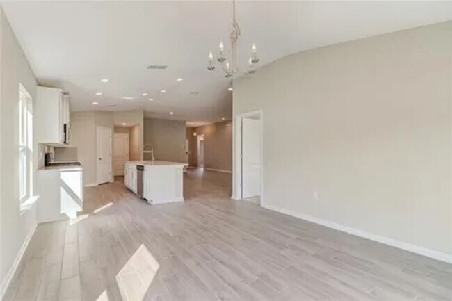 Building Photo - Beautiful 4-Bedroom Home in Gated Communit...