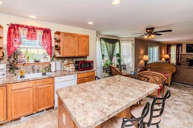 Building Photo - 3290 Bluebird Dr