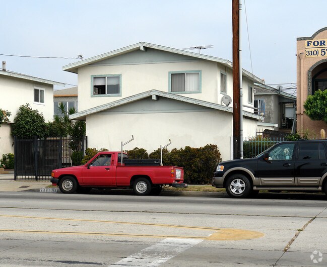 Building Photo - 4451 W Rosecrans Ave., Lawndale, CA 90250