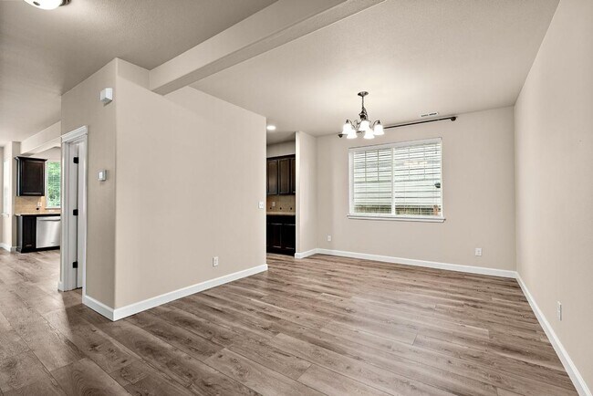 Building Photo - 15592 Chad Dr SE
