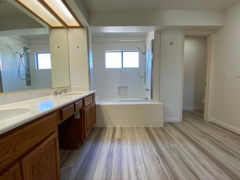 Building Photo - 7 Santa Rosa Ct
