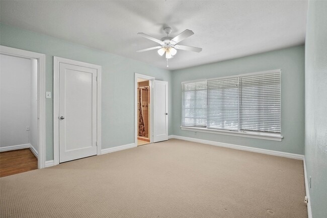 Building Photo - 7204 Meadow Lake Ave