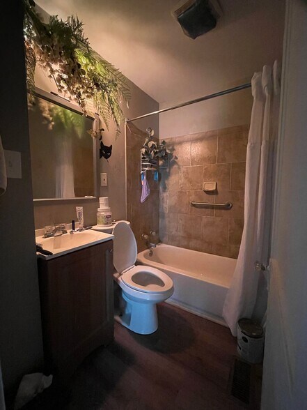 Building Photo - 1138 Lookout Ave NW