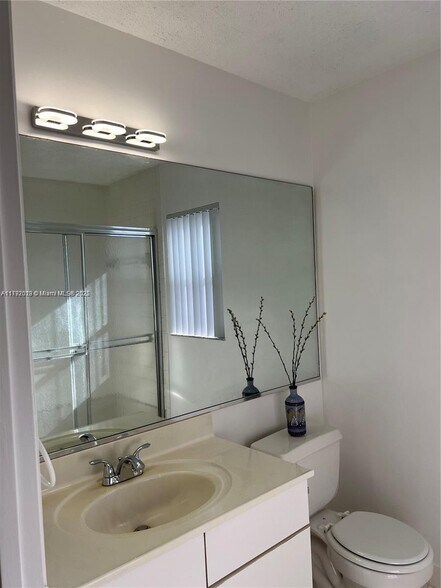 Building Photo - 151 SW 95th Ter