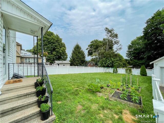 Building Photo - 16 Meriden Ave