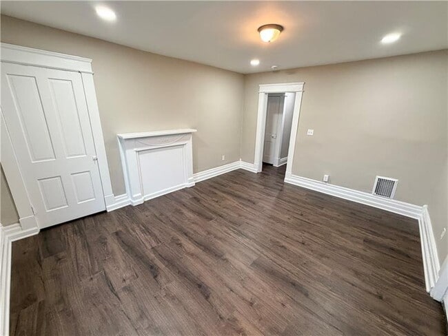 Building Photo - 417 Bartram Ave