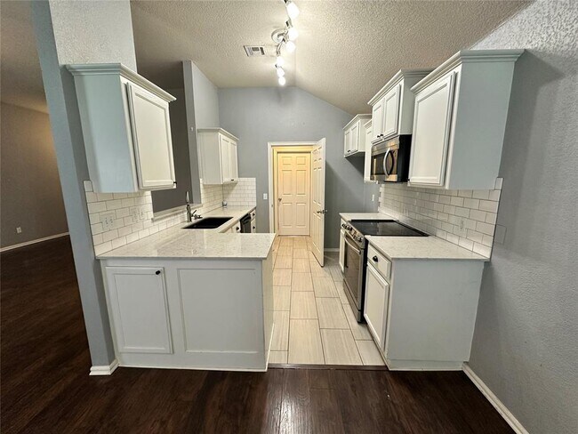 Building Photo - 6020 SE 86th St