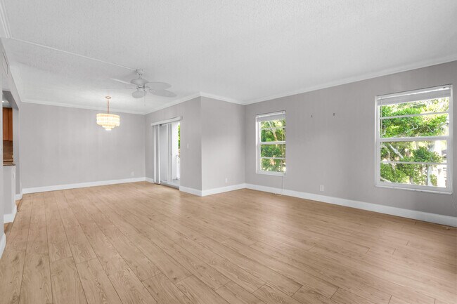 Building Photo - 950 Ponce De Leon Rd