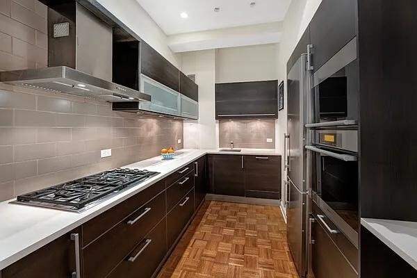 Building Photo - 425 Park Ave S