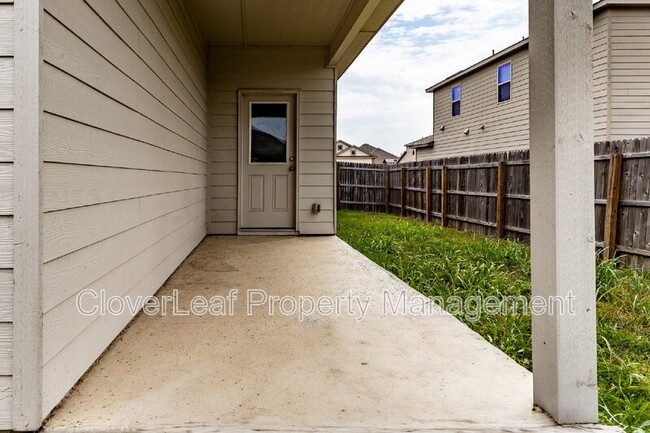 Building Photo - 720 Red Barn Bnd