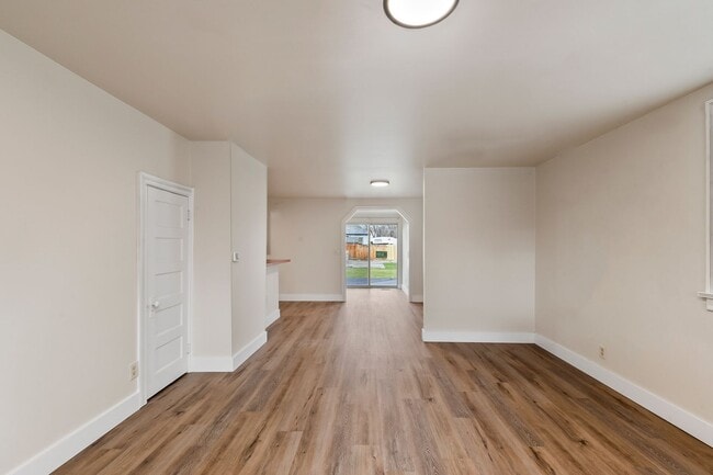 Building Photo - 3 Bedroom 1 Bathroom home in the North End
