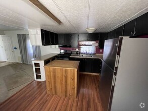 Building Photo - 3 bed/2 bath Trailer - NEW APPLIANCES, W/D...