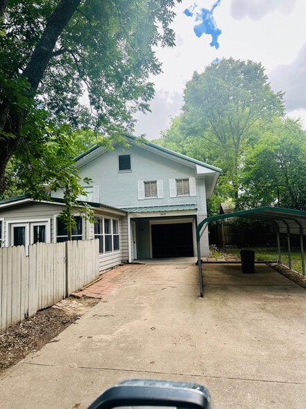 Primary Photo - 305 Wigley St
