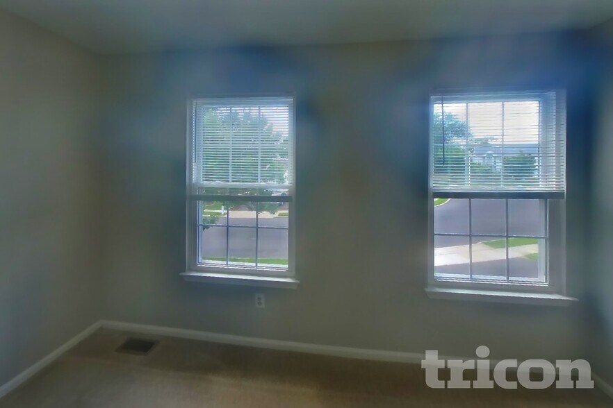 Building Photo - 1206 Primrose Ln